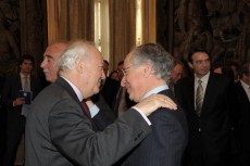 El Ministro Moratinos y el Vicepresidente de la FCEI, D. Juan Mª Nin.