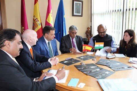 Albacete recibe a una delegación agrícola de India