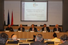 El secretario de Comercio indio, Rajeev Kher, visita España