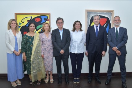 La Fundació Joan Miró y la Fundación Abertis inauguran el “Universo Miró” en la India
